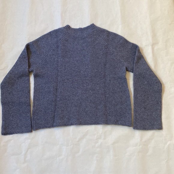 360 Sweater. Blue cashmere/silk sweater. Size small. - Picture 3 of 4